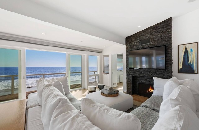 Malibu Casita Blanca l Beachfront & Panoramic Ocean Views