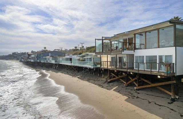 Malibu Cove Colony Beach by Stay Awhile Villas