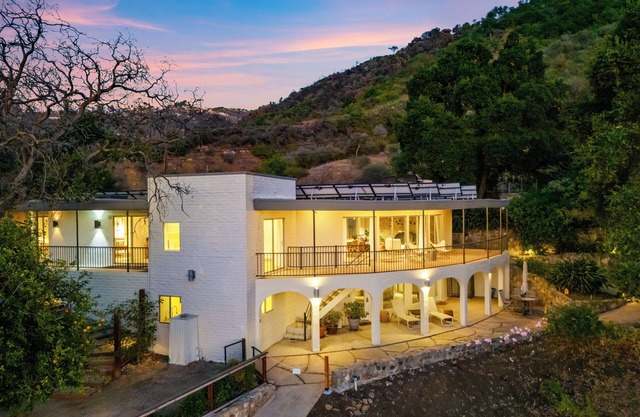 Malibu Hills Home w/Balcony & Mountain Views | Cielo Curve by AvantStay