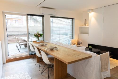 Malou's Cosy Getaway - beautiful 30m terrace - central location - 5' min walk to beach - free parking
