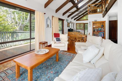 Malua Bay Treehouse, Walking Distance to Beach