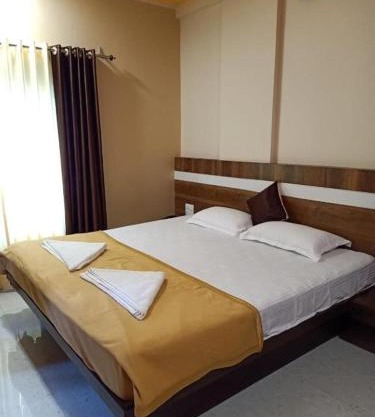 Malvan Safar Hotel Chiwala Beach