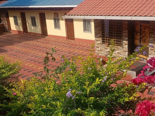 Mama Cha Wada Homestay