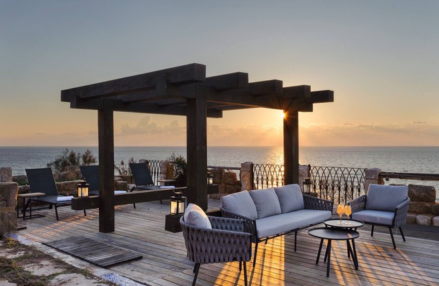 MAMAD Ultimate Luxury Villa & Wild Beach by FeelHome