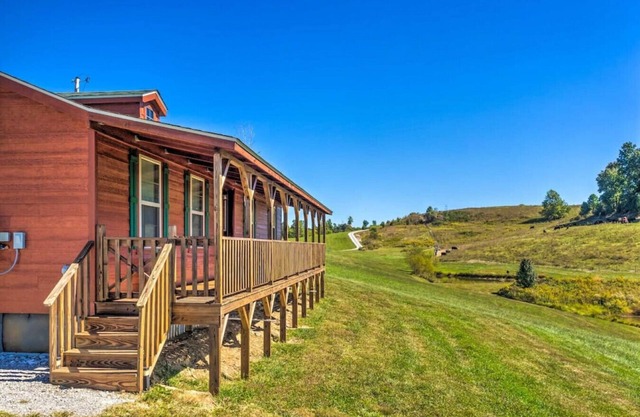 Mammoth Cave Cabin Rentals 2 - 12.8 miles from Mammoth Cave National Park