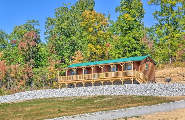 Mammoth Cave Cabin Rentals 11 - 12.8 miles from Mammoth Cave National Park