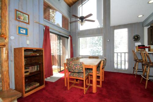 Mammoth Ski & Racquet Club #074