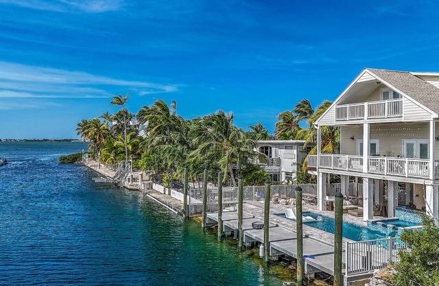 Manatee Watch | Gorgeous pool, 5 bedrooms, easy ocean access on Big Pine Key