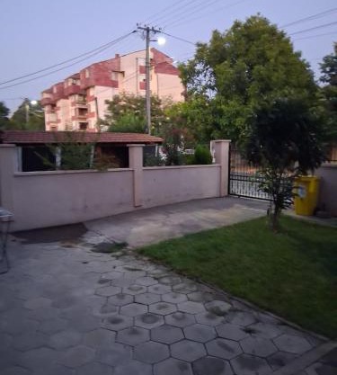 Manchev Apartments
