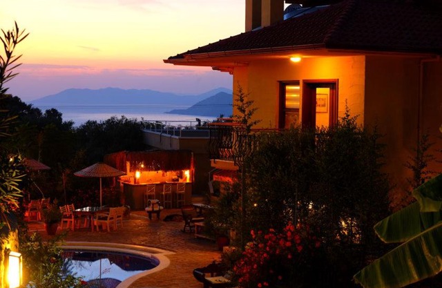 Mandarin & Mango Boutique Hotel