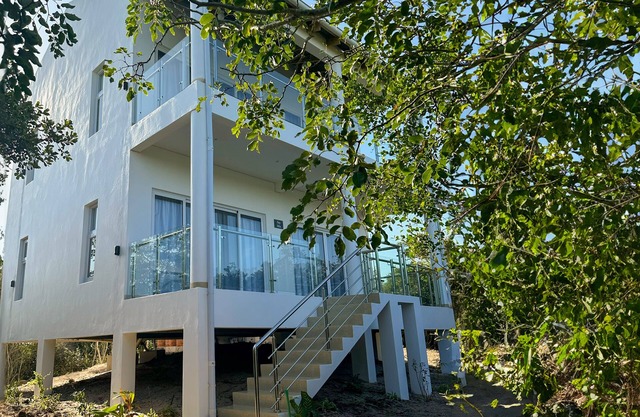 Mandowa Beach Forest & Cottages - F