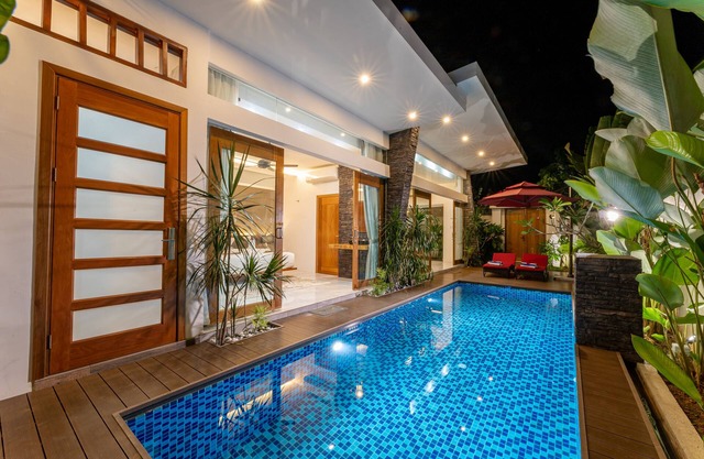 Maneh Villa