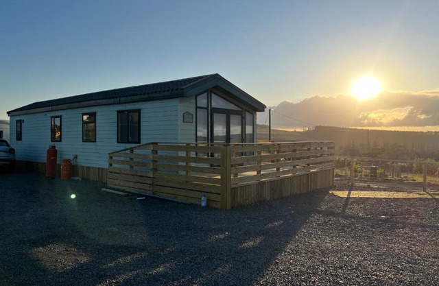 Maneight Luxury Lodge with hot tub