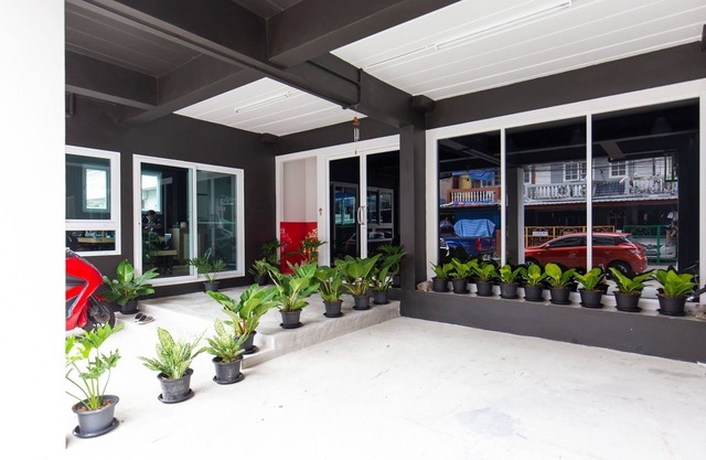 Mango 10 House