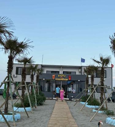 Mango Beach and Hotel
