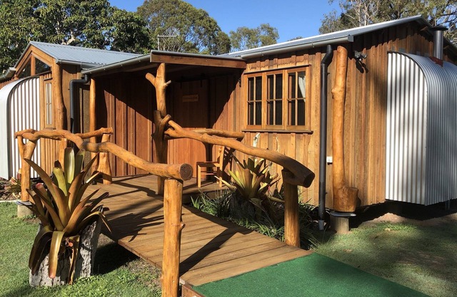 Mango Lodge gateway to Fraser Island