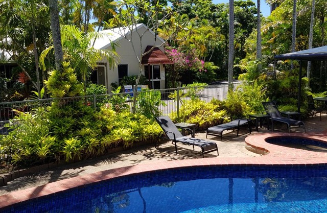 Mango Tree Holiday Apartments