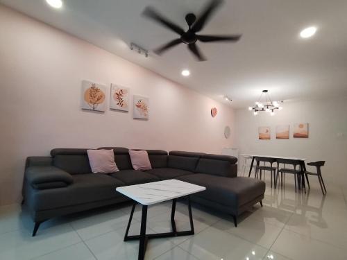 Manhattan Pool View 12pax4brd water park Ipoh