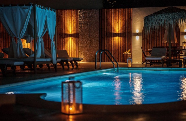 Manias Hotel Apartments