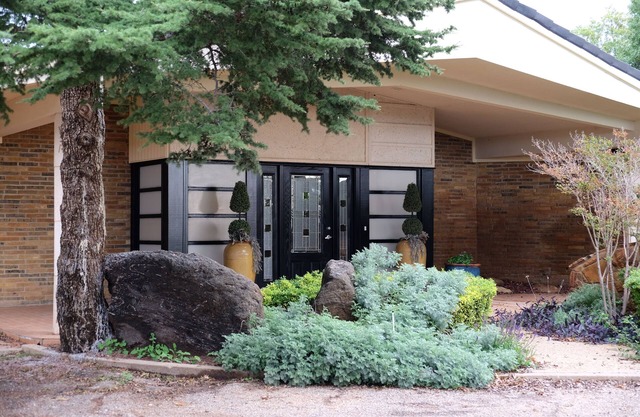 MANIOCA MANOR Tech Football Weekender Luxury Tailgate, Sm Weddings, House guest