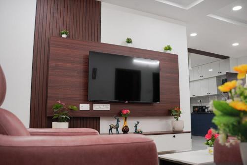 Manish Suites & Service Apartments