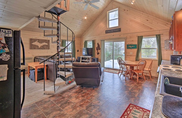 Manistique Cabin w/ Grill - Near Thunder Lake