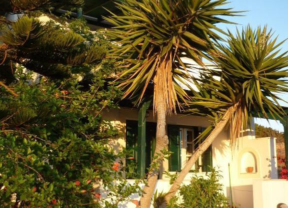 Manolis Farm Guest House