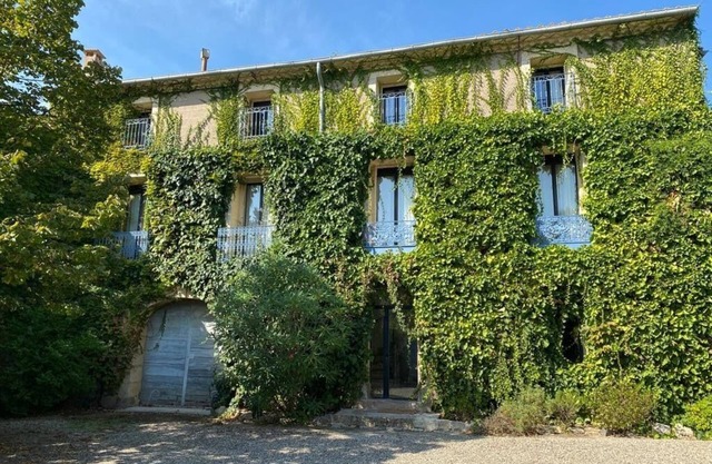 Casa señorial con jardín privado y piscina