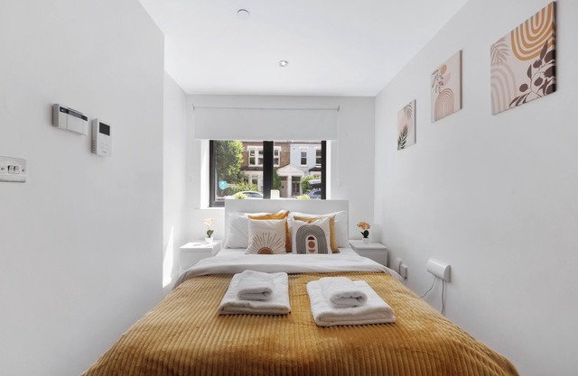 Manor House Studio by MoreThanStays | Ground floor