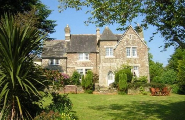 Manor House con jardines, bañera de hidromasaje y vistas al mar, capacidad para 16 a 21 con cabaña