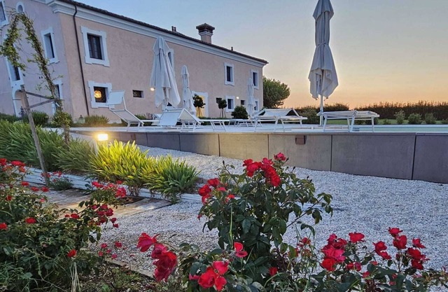 Casa señorial en Marche con piscina y vistas
