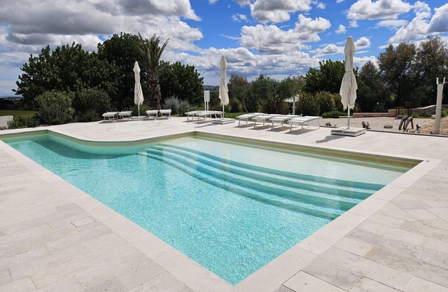 Casa señorial en Marche con piscina y playas cerca