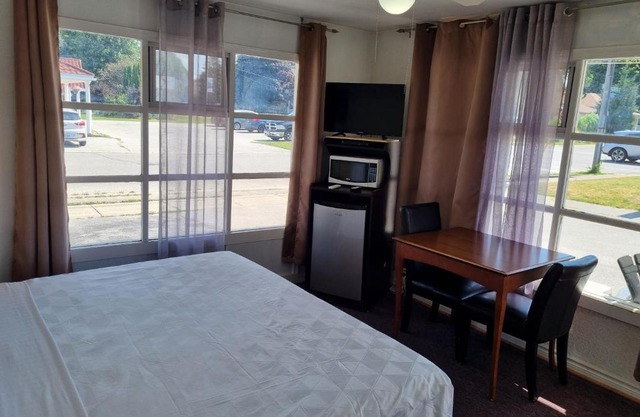 Manor Motel