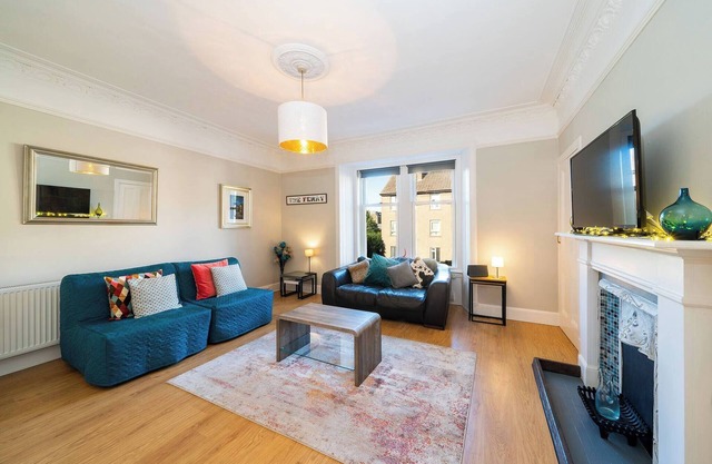 Manor Place - Ideal Holiday Base for Busy Travelle