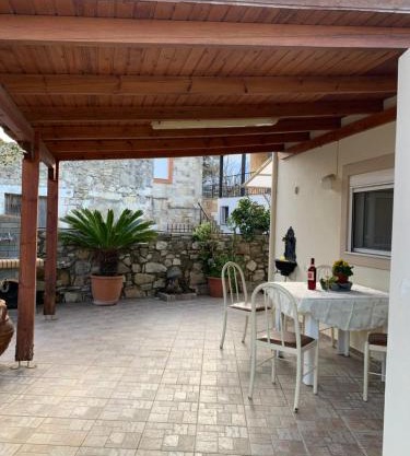 Manousos Guest House
