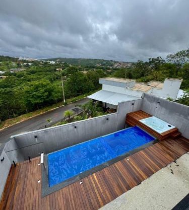 Mansão Luxuosa em Condominio