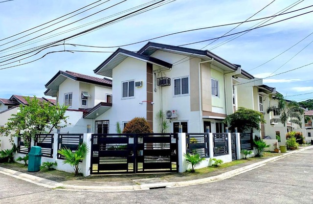 Mansfield w Parking - Fully airconditioned