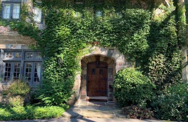 Mansion at the Highlands