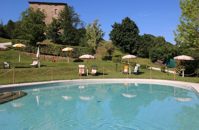 Mansión en Apecchio cerca de lago y piscina