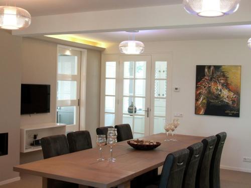 Mansion in Nijensleek with Sauna & Garden, cleaning included