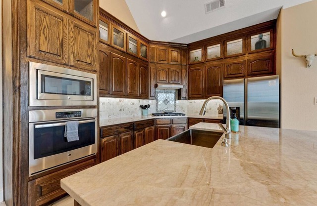 Mansion W/ Theater, Game Room, Hot Tub & More