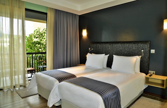 Mantis EPIC Hotel & Suites