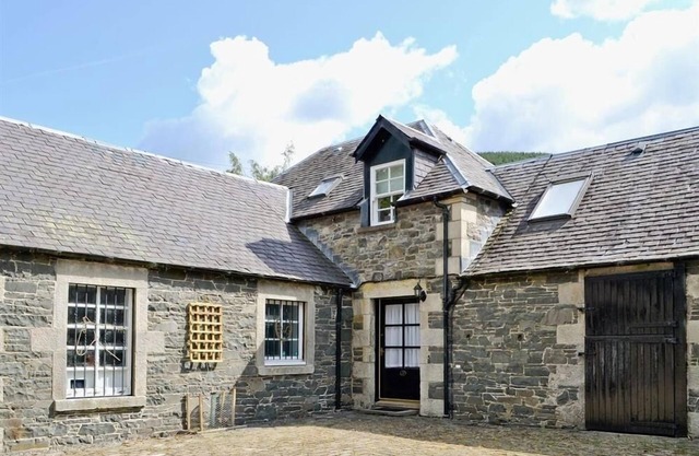 Manyleith Rig Cottage - a cottage that sleeps 4 guests in 2 bedrooms