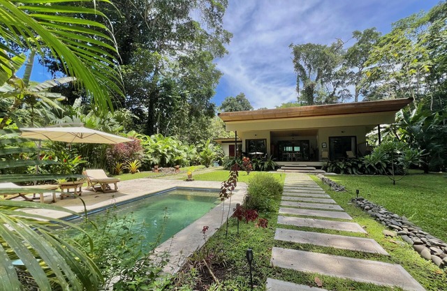 Manzanillo Pool House con Fibra Opt