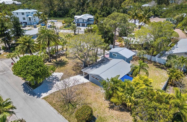 Maple Apartment in Longboat Key by RVA