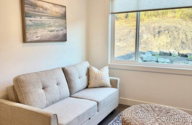 Maple bay Hideaway 1 bedroom 1 bathroom + sleeper sofa & kitchenette