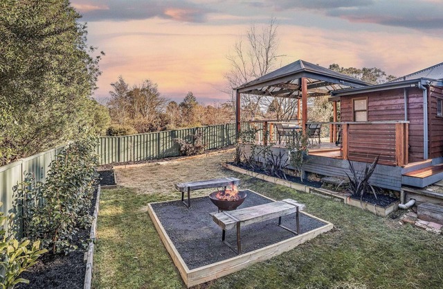 Maple Cottage Porepunkah - Modern & Cosy home
