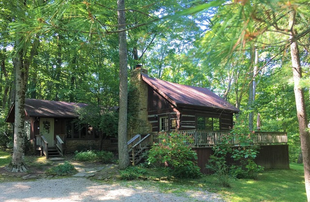 Maple Hills Log Cabin