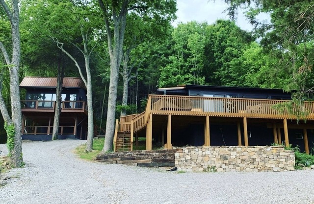 Maple Ridge Lake House with Tree House