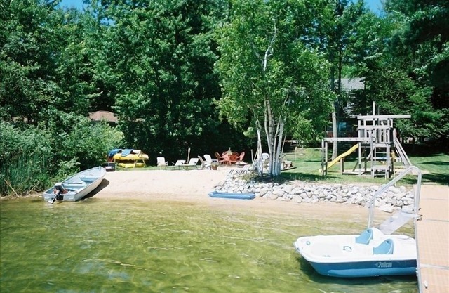 Maple Woods Cottage en el hermoso Lago Bass